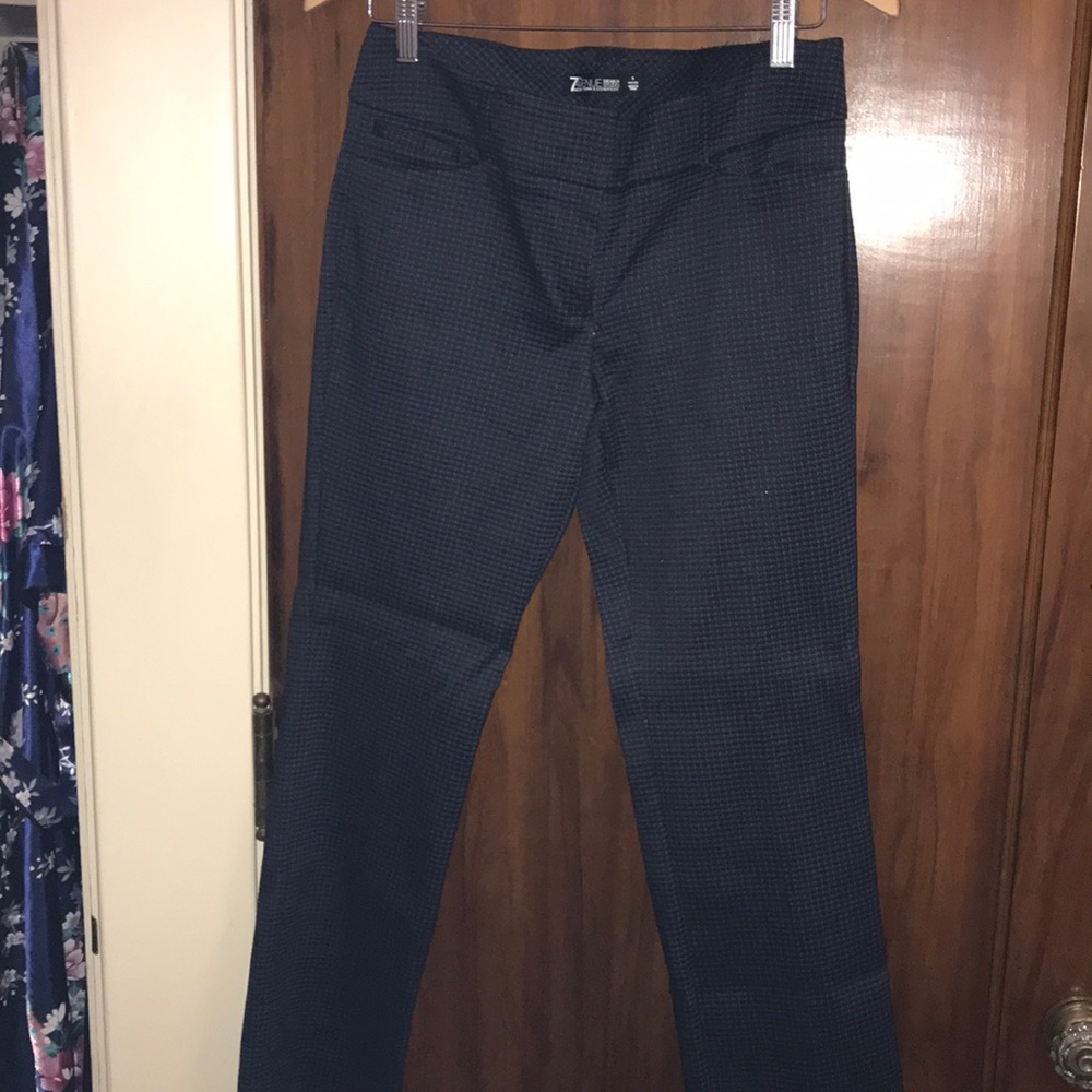 Blue and black houndstooth pant